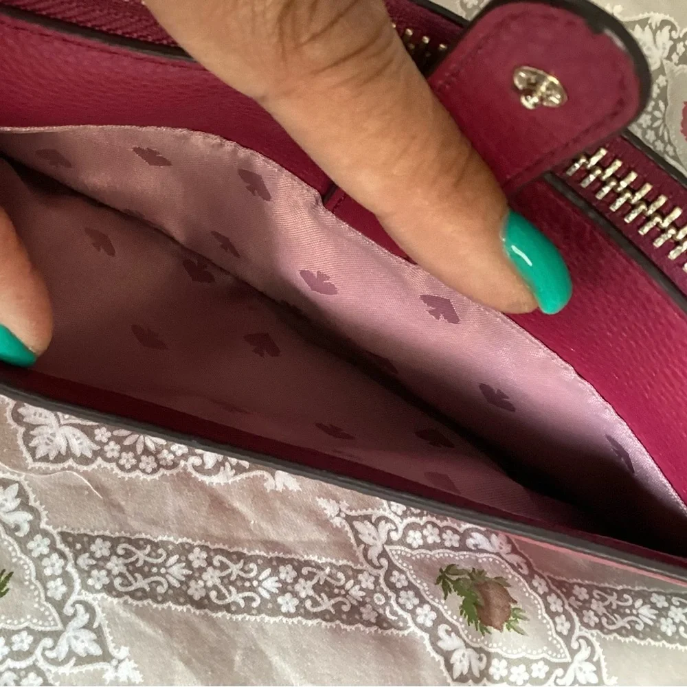 Kate Spade Fuchsia Crossbody Bag EUC - Picture 13 of 16